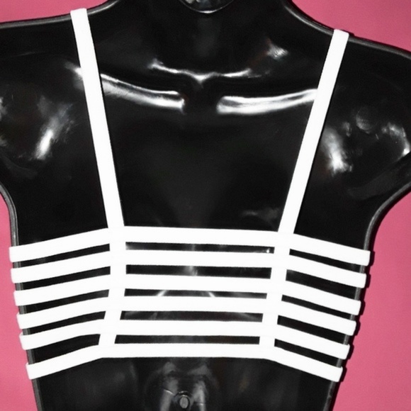 White Strappy Back Stretchy Bralette Crop Yoga Top - Picture 5 of 8